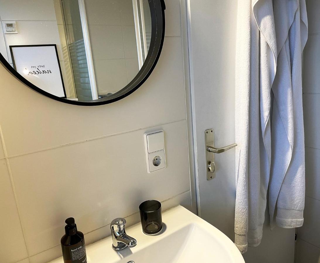 Studio Apartment Mit Parkplatz Oberesslingen Esterno foto
